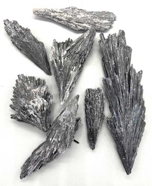 (image for) 1 lb Black Kyanite, Broom untumbled stones - Click Image to Close